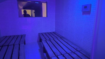 Hot tub, steam room, deep-tissue massages, sports massages