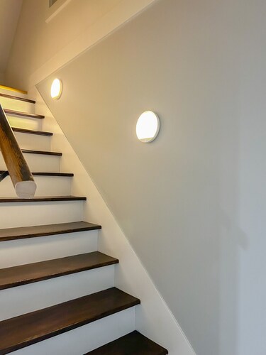 Your Harbourfront Dream – Newly Renovated with Spectacular Views