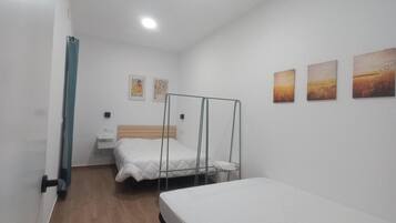 Fer et planche à repasser, Wi-Fi, draps fournis