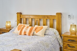 4 Schlafzimmer, Bügeleisen/Bügelbrett, WLAN, Bettwäsche