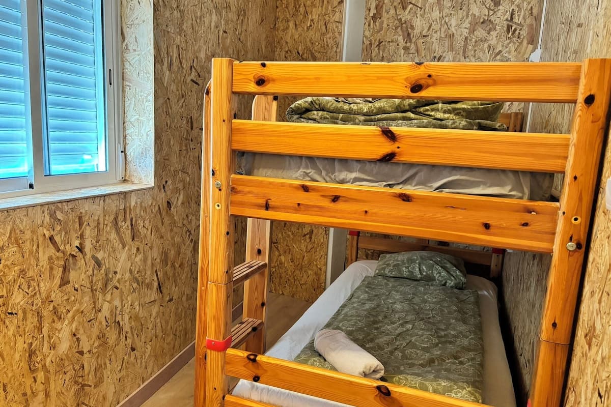 Basic Twin Room | Free WiFi