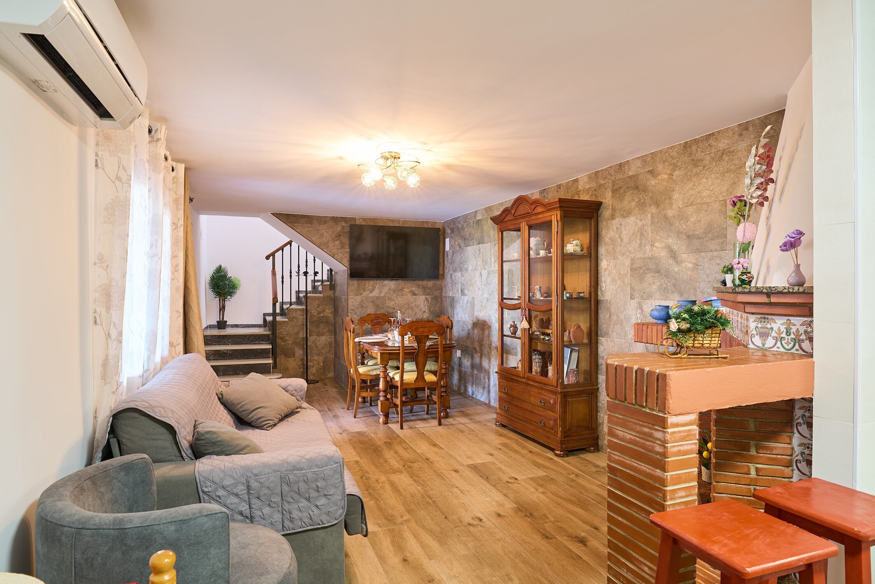 Casa Rural Emma: Con Vistas A La Montaña, Piscina Y Aire Acondicionado - Zuheros