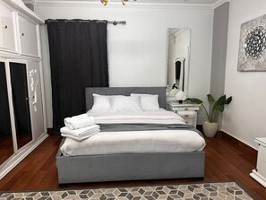 Ferros/tábuas de passar roupa, Wi-Fi, roupa de cama