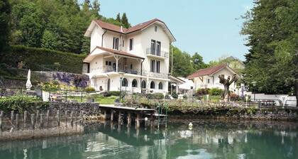 Les Nénuphars, magnifique villa au bord du canal