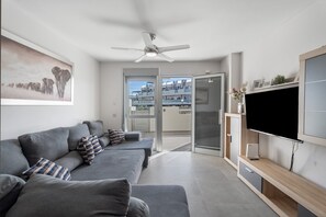 Living area - Holiday Apartment 'Las Terrazas II' with Sea View, Wi-Fi and Air Conditioning (Granadilla de Abona)