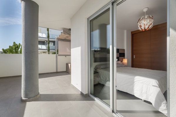 Room - Holiday Apartment 'Las Terrazas II' with Sea View, Wi-Fi and Air Conditioning (Granadilla de Abona)