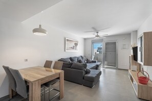 Living area - Holiday Apartment 'Las Terrazas II' with Sea View, Wi-Fi and Air Conditioning (Granadilla de Abona)