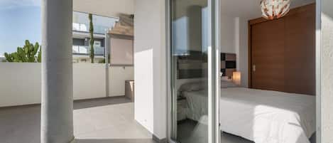 Fer et planche à repasser, Wi-Fi, draps fournis