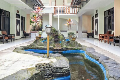 Rehat at Abadi Hotel Tasikmalaya