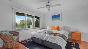 Iron/ironing board, free WiFi, bed sheets - Surfbreak, Culburra Beach (Culburra Beach)