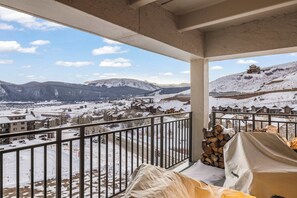 Appartement, 2 chambres, balcon, vue sur la montagne | Balcon