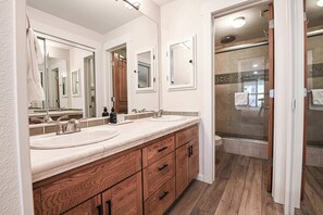 Deluxe Apartment, Mountain View, No Resort Fee | Bathroom | Hair dryer, towels, soap, shampoo - The Plaza Crested Butte (Crested Butte)