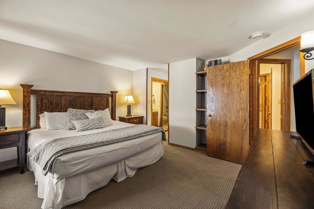 Lejlighed - balkon - bjergudsigt | Individuelt design, individuel indretning, skrivebord