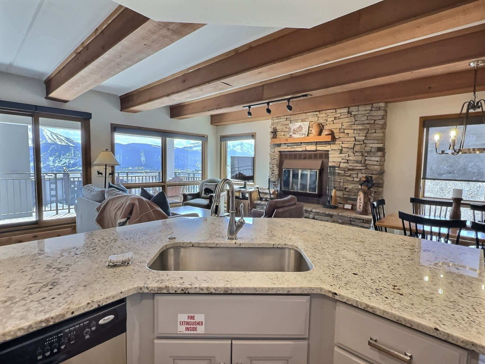 Leilighet, 2 soverom, balkong, fjellutsikt | Eget kjøkken | Kjøleskap, mikrobølgeovn, ovn og kokeplater