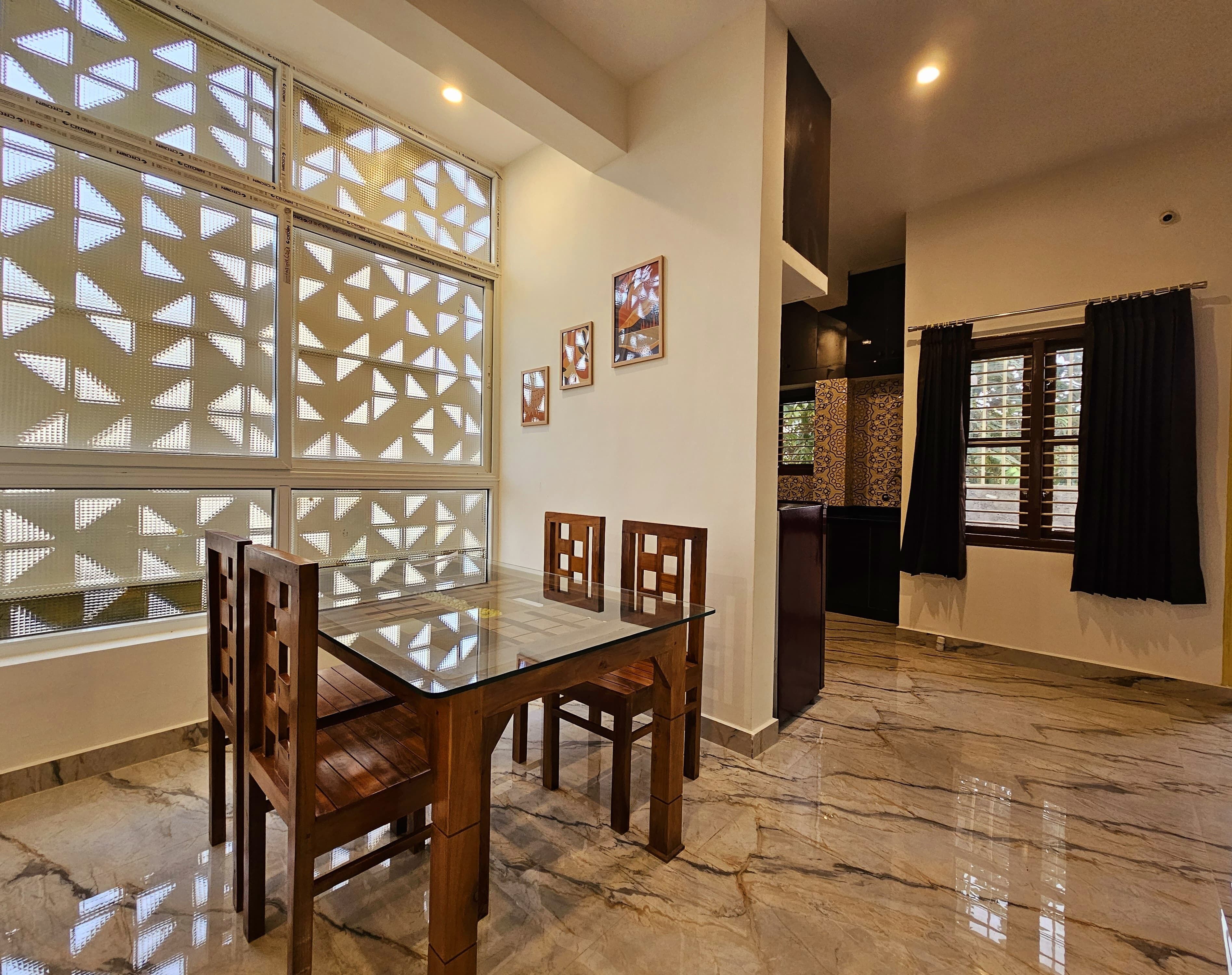 Deluxe Apartment, 2 Bedrooms, Air conditioning | In-room dining