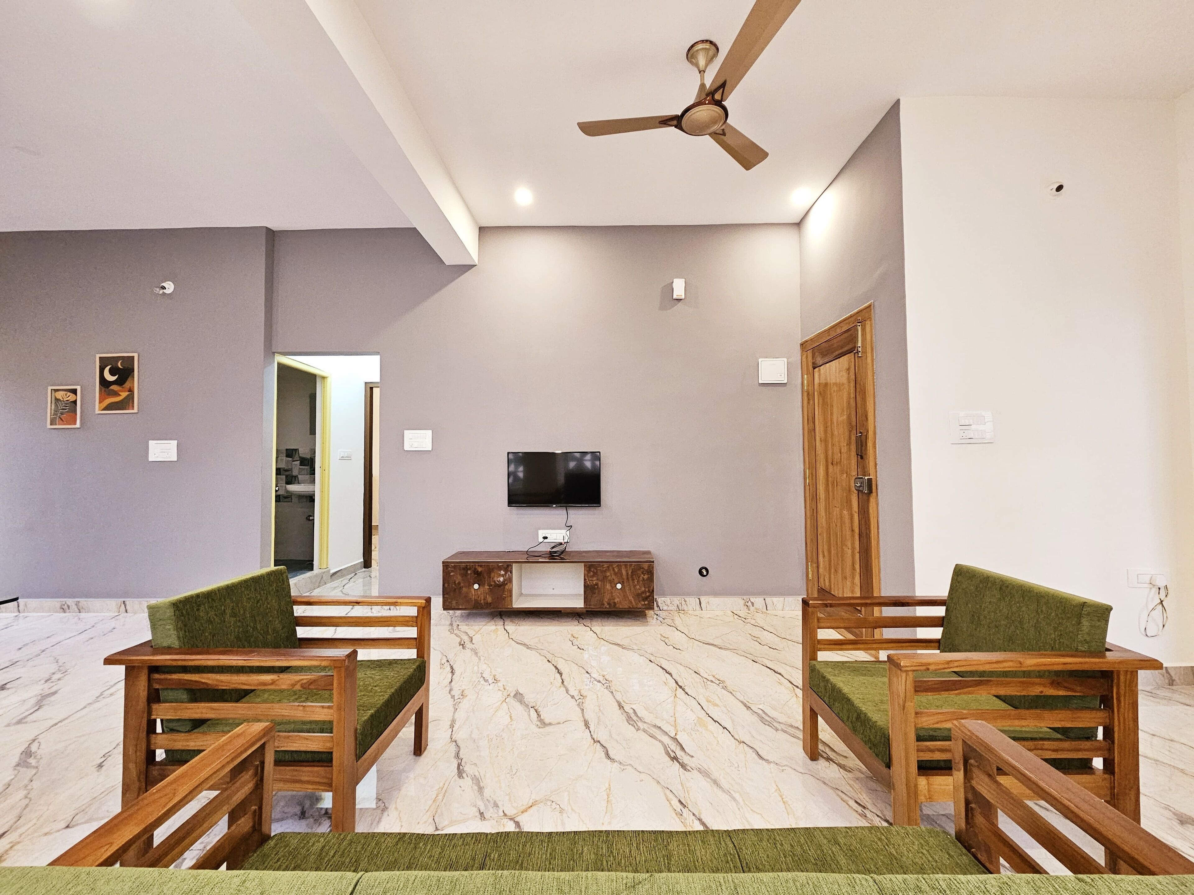 Deluxe Apartment, 2 Bedrooms, Air conditioning | Living area