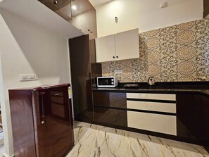 Desk, laptop workspace, free WiFi - Bricknest Hillview (Mysore)