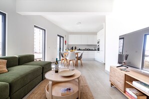 Living area - Apartment 'Casa Inglesa 2' with Private Terrace, Wi-Fi and Air Conditioning (Portimão)