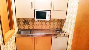 Apartment | Private kitchen - Family Stay in Snowy Sierra Nevada (Monachil)