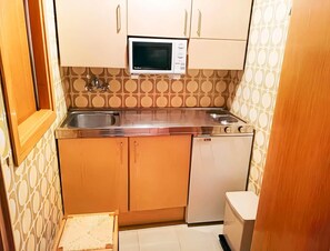 Apartment | Private kitchen - Family Stay in Snowy Sierra Nevada (Monachil)