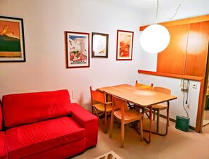 Apartment | Dining - Family Stay in Snowy Sierra Nevada (Monachil)