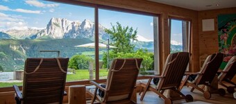 Chalet 'Pennhof Castanea 2' with Mountain View, Private Terrace and Wi-Fi