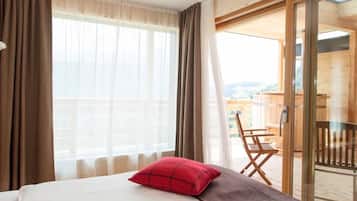 WiFi, bed sheets, wheelchair access