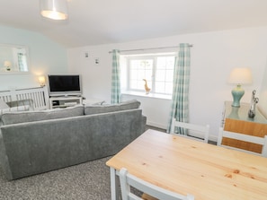 Living area - Falconers Cottage (Holyhead)