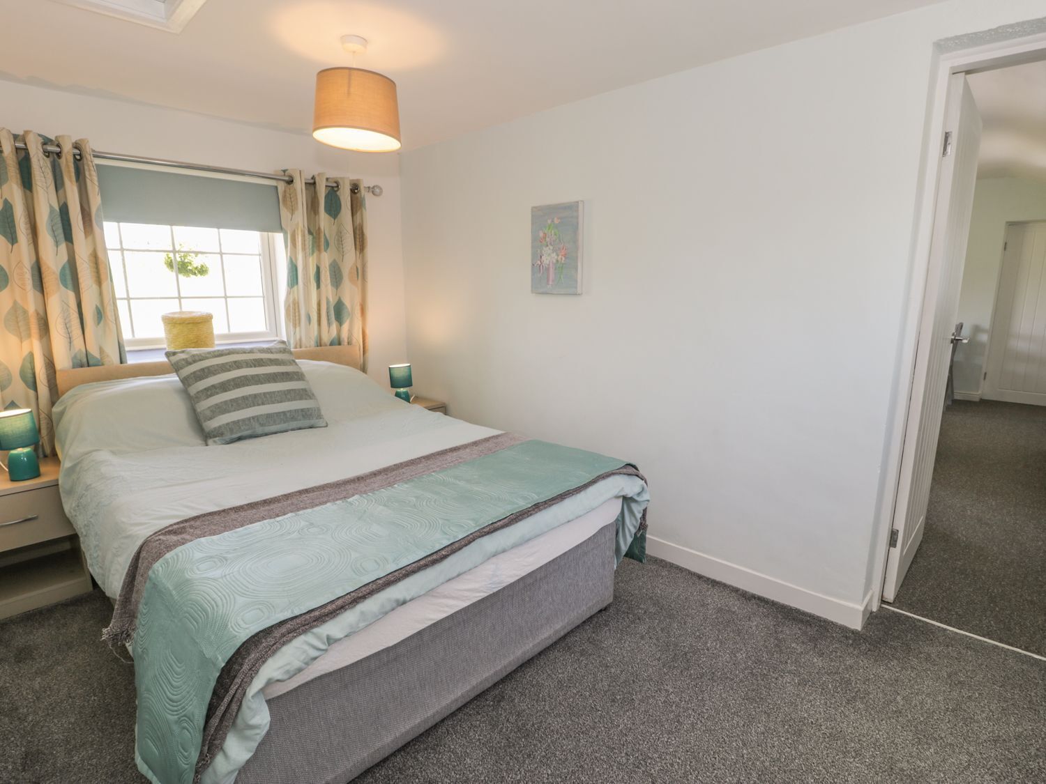 2 bedrooms, individually decorated, individually furnished, free WiFi
