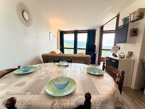 Interior - Holiday Home “Escapade Nature Ski Rando Farniente” with Mountain View & Balcony (Saint-Nizier-du-Moucherotte)