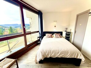 Room - Holiday Home “Escapade Nature Ski Rando Farniente” with Mountain View & Balcony (Saint-Nizier-du-Moucherotte)