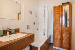 Een douche, een haardroger