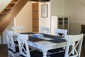Dining - Holiday Home "Ty Pesker" with Air Conditioning (Pleurtuit)