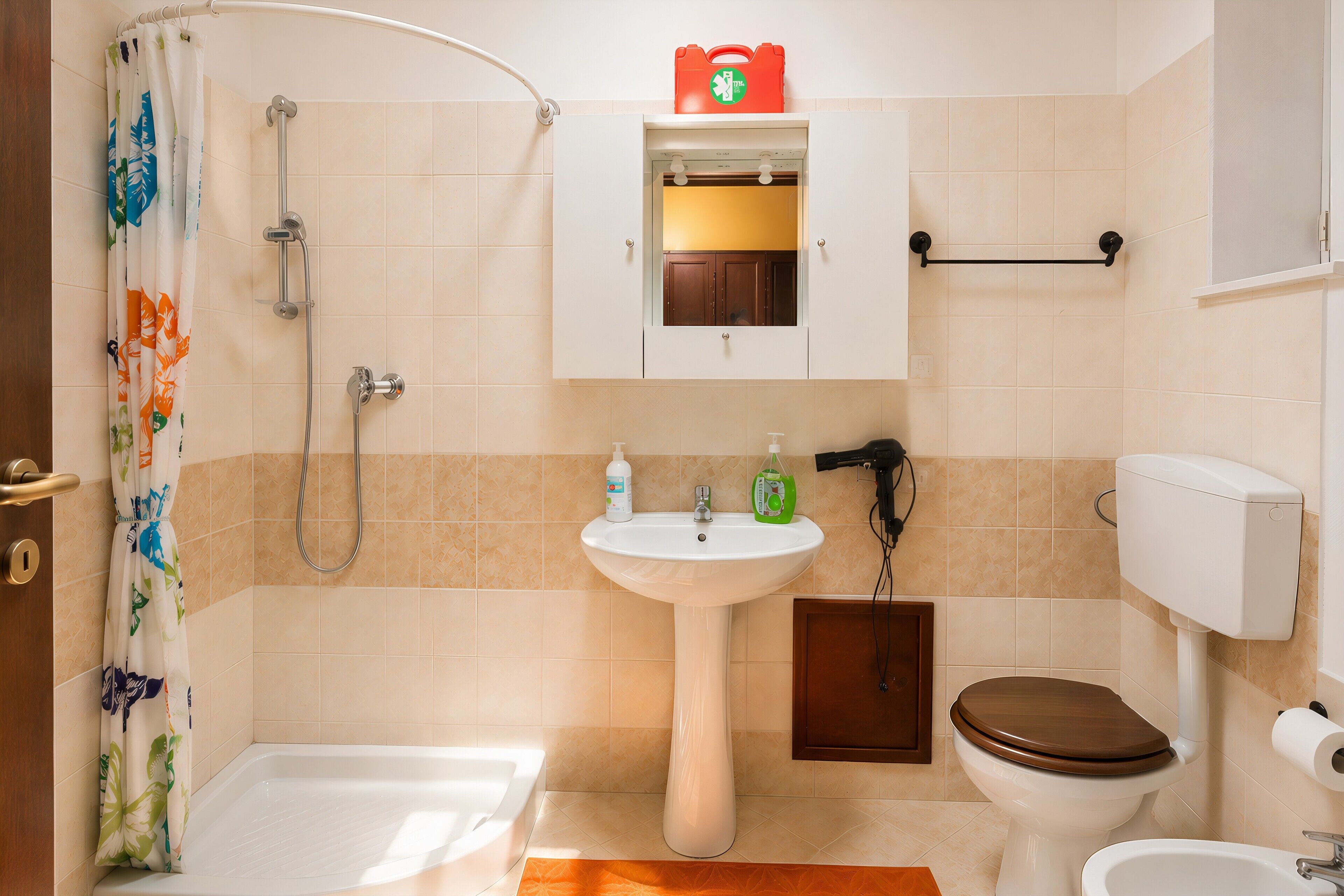 Shower, free toiletries, hair dryer, towels
