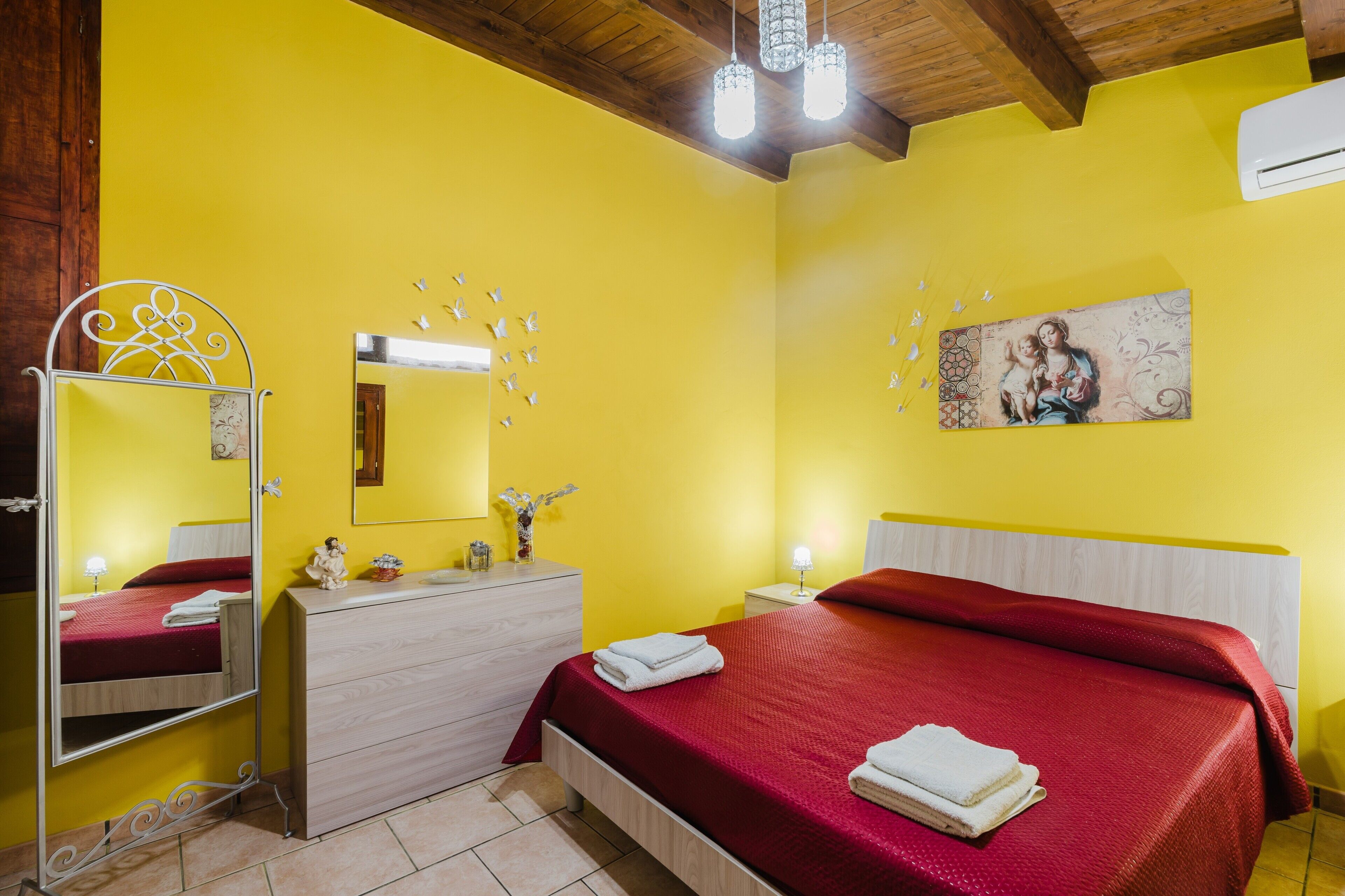 2 多间卧室、熨斗/熨衣板、WiFi、床单