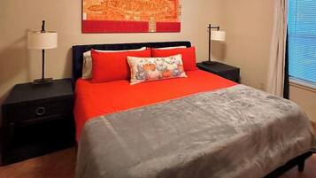 Skrivbord, strykjärn/strykbräda, resesäng och wi-fi