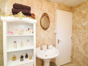 Shower - Ivy's End (Loughborough)