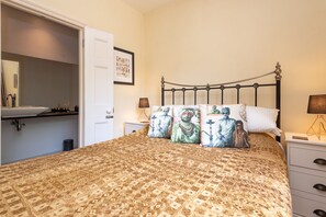 6 chambres, décor unique, ameublement unique, accès au Wi-Fi (inclus)