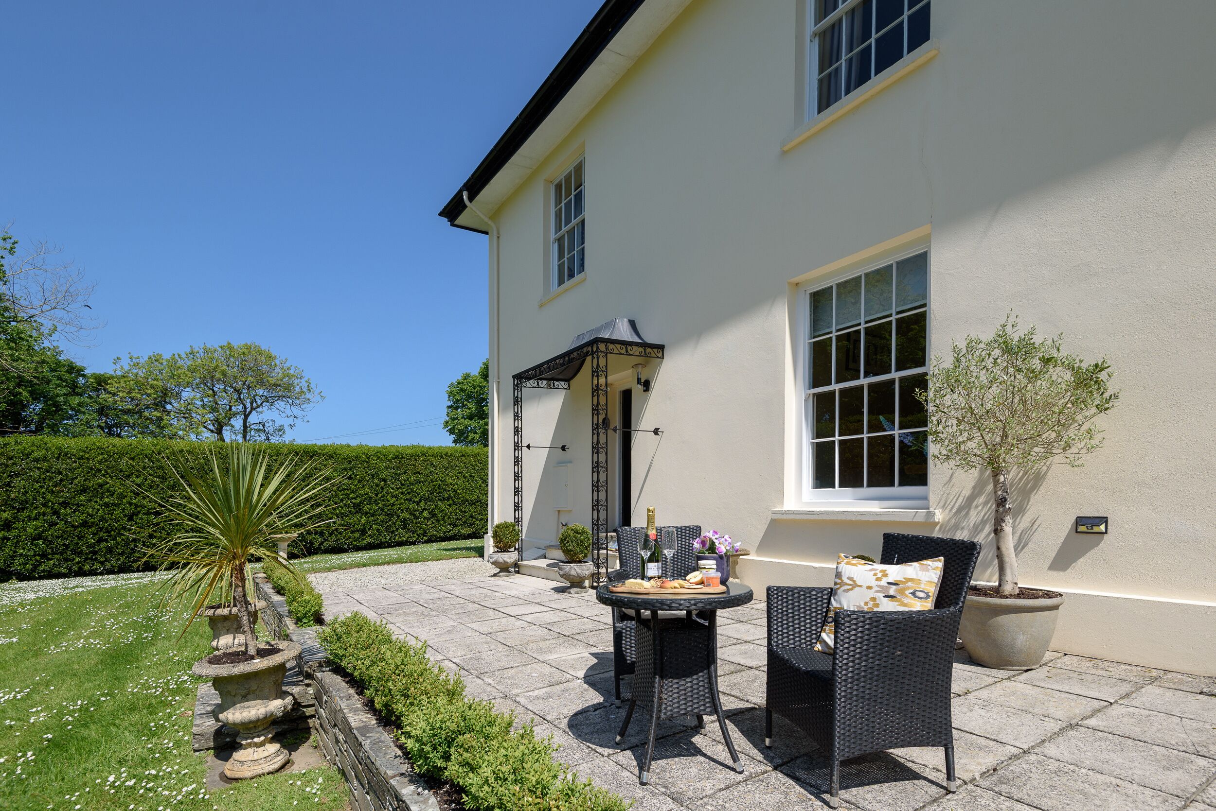 تناول الطعام بالخارج