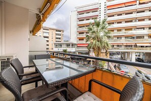 Apartment | Outdoor dining - Modern Apartment a/c 1br-4p - With Balcony (Cannes)