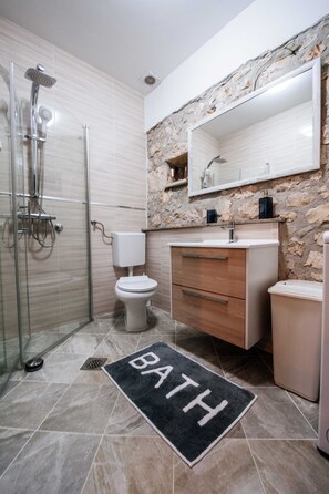 House | Bathroom | Hair dryer - Stone Villa With Private Infinity Pool (Polaca)