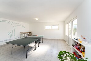 House | Games room - Pet-friendly Apartment With sea View (Jasenice)