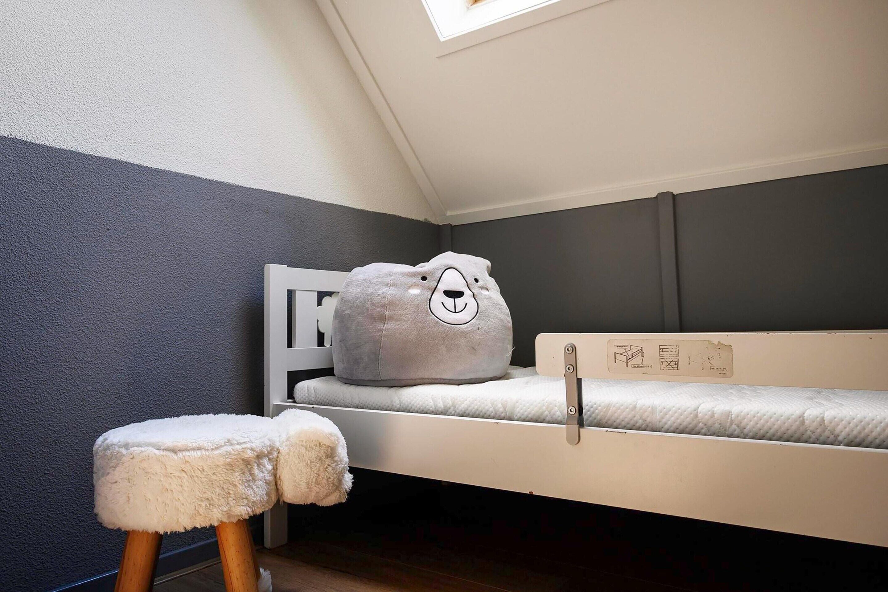 House | 3 bedrooms, individually furnished