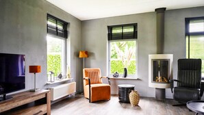 House | Living room - Detached Holiday Home With Jetty and Outdoor spa (Vlagtwedde)