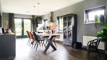 House | Dining