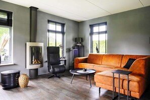 House | Living room - Detached Holiday Home With Jetty and Outdoor spa (Vlagtwedde)