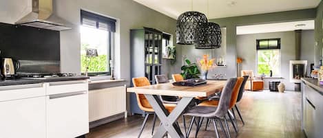 House | Dining