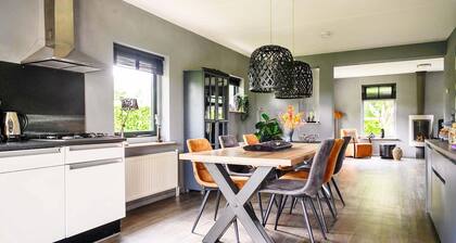 Detached Holiday Home With Jetty and Outdoor spa