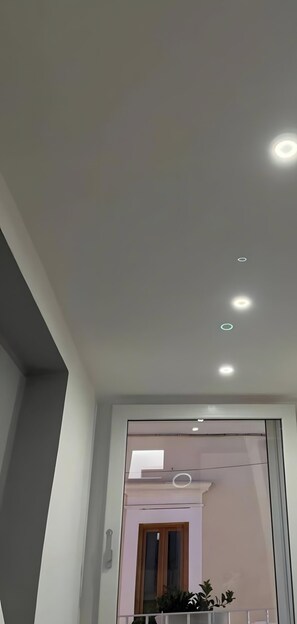 Interior - Bed and Breakfast 'Appartamento - Orchidea Celeste' with Sea View, Wi-Fi and Air Conditioning (Manfredonia)