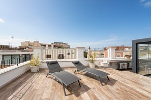 Terrace/patio - Queen Room 'Orchidea Celeste' with Sea View, Wi-Fi, and Air Conditioning (Manfredonia)